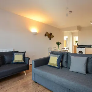 Portland Square - 2 Bedroom Modern Apartment