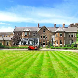 Hotel Burn Hall, Huby
